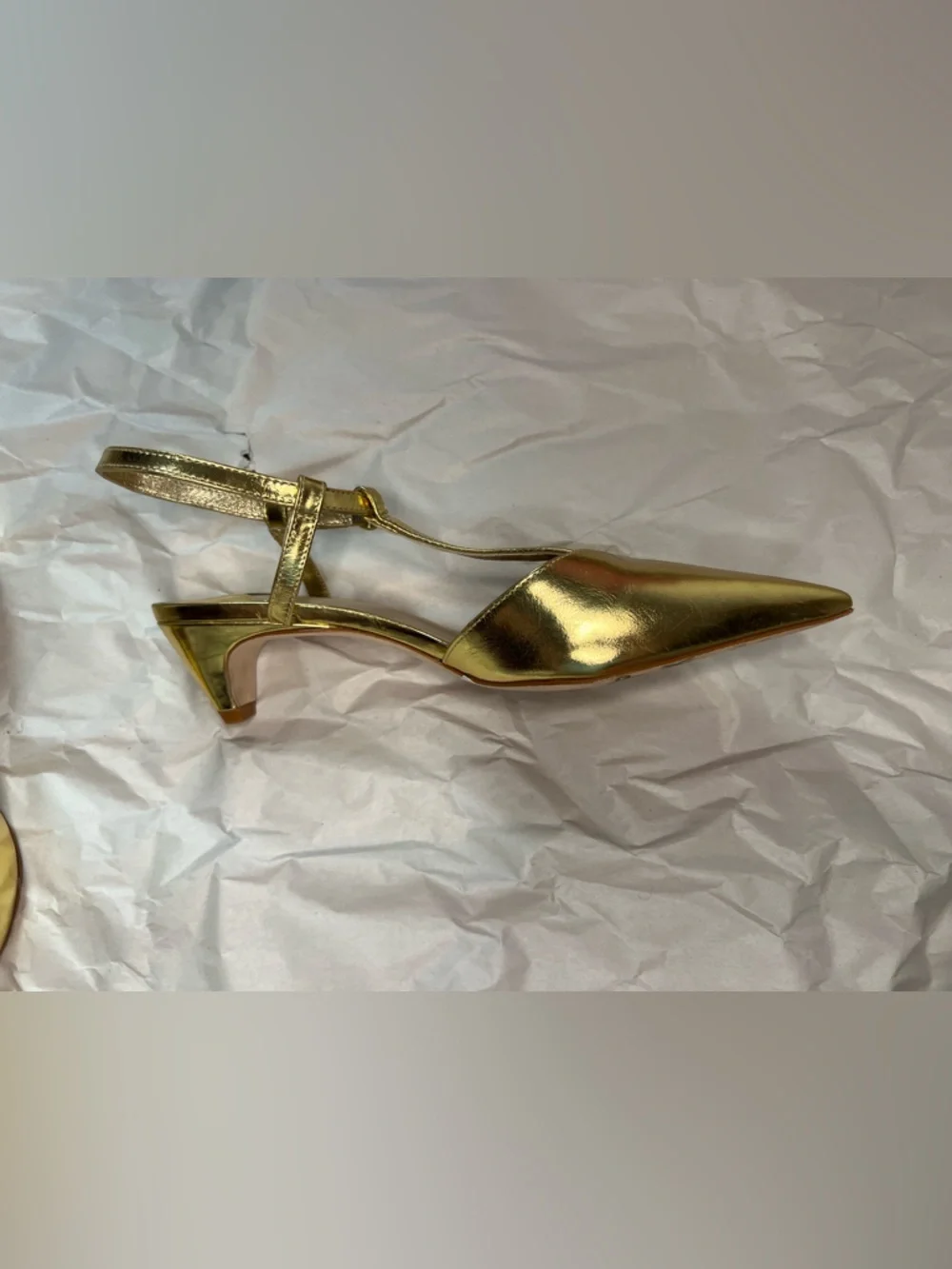 Antonio Melani Jules T-Strap Gold Leather Dress Pumps in Size 7.5M